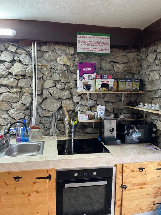 Caravans Park & Glamping Tents In The Vineyard Villa Turda Ngoại thất bức ảnh